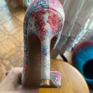 Cherry Blossom Gray Pale Pink D’orsay Romantic Comfortable Mid Height Office